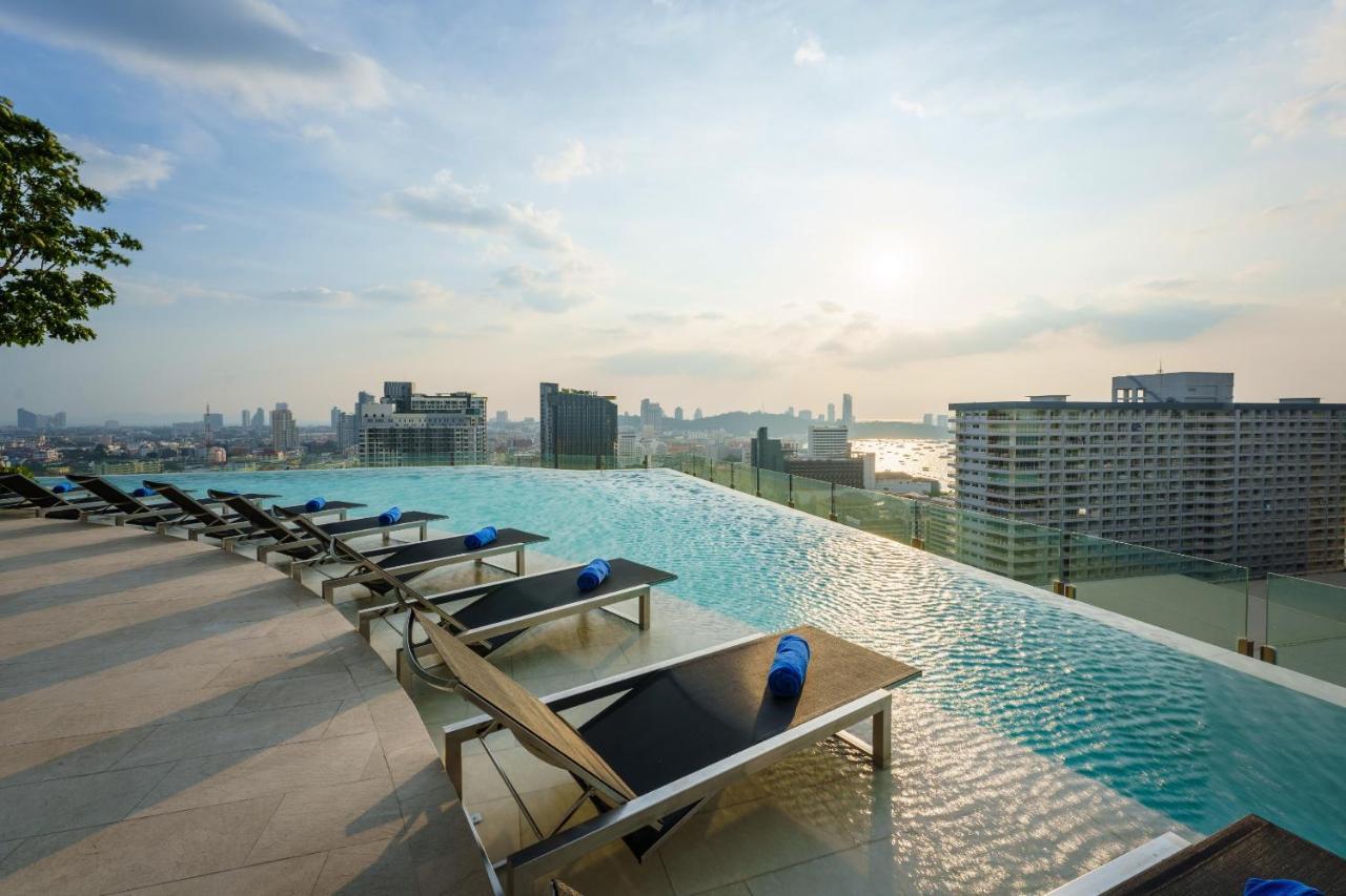 Somerset Pattaya Dış mekan fotoğraf Infinity pool at the 39th floor